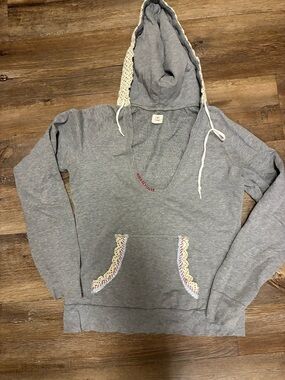 Vintage Free People Gray Lightweight with Crochet Trim Scoop Neck ladybug tag